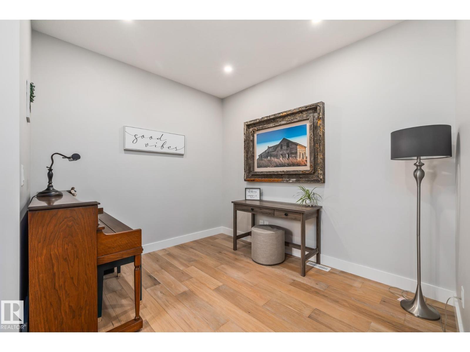












15 ELISE PL

,
St. Albert,




Alberta
T8N7P5

