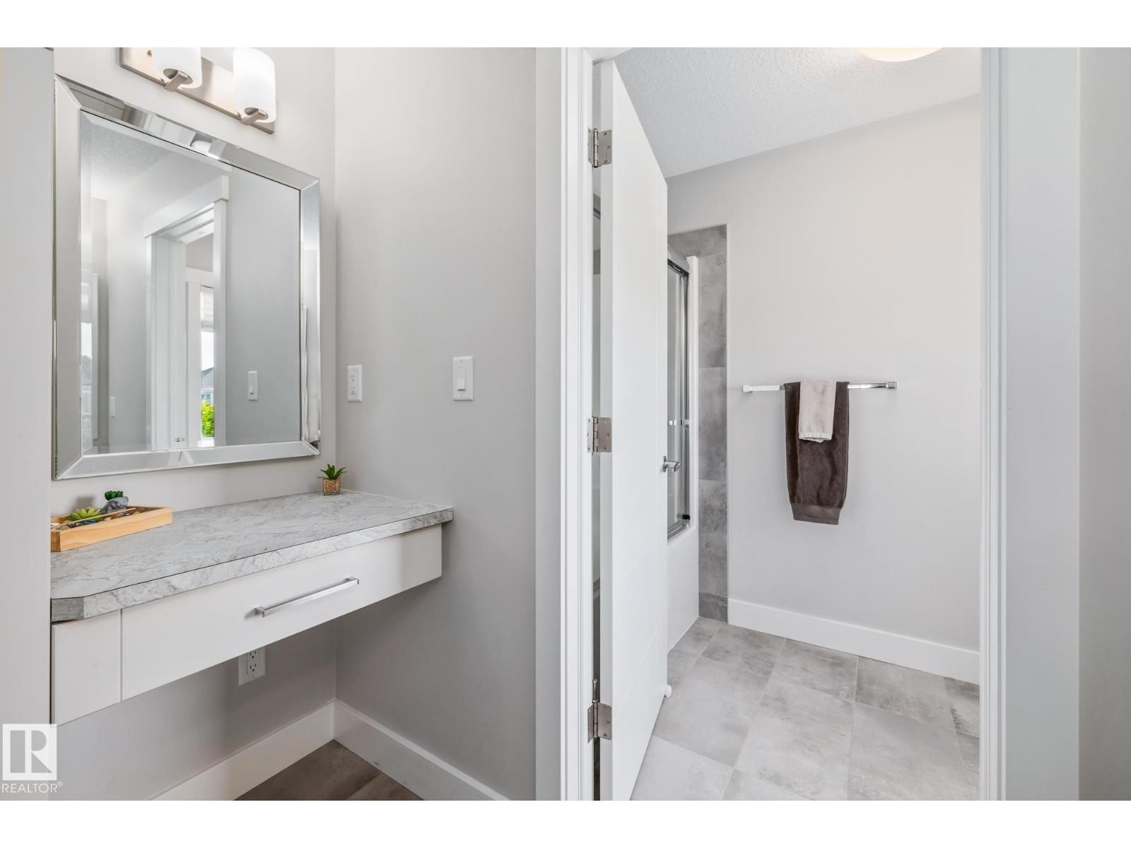 












15 ELISE PL

,
St. Albert,




Alberta
T8N7P5

