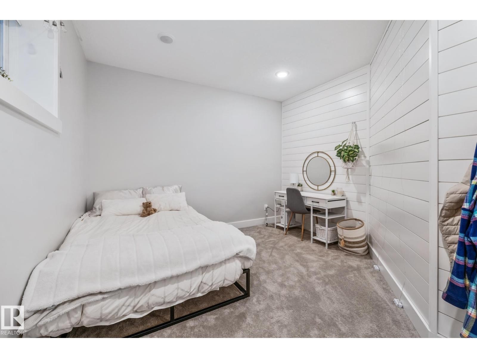 












15 ELISE PL

,
St. Albert,




Alberta
T8N7P5

