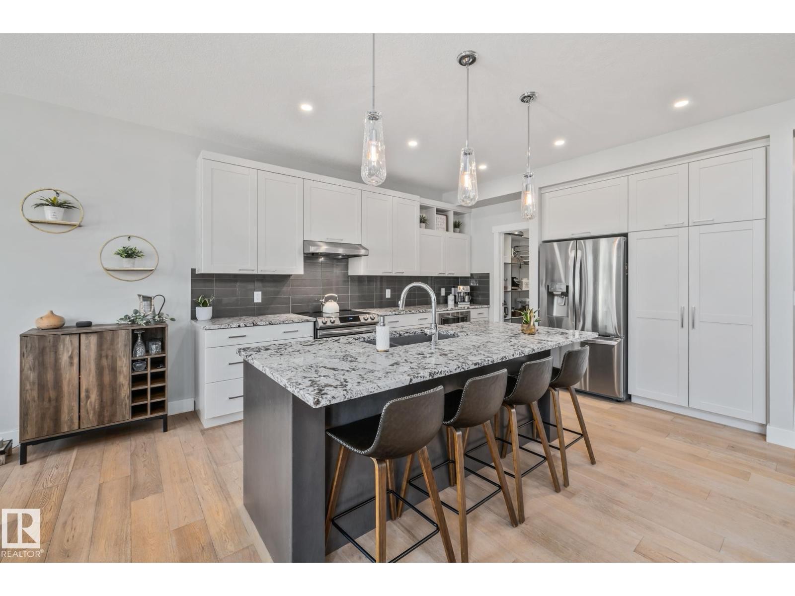 












15 ELISE PL

,
St. Albert,




Alberta
T8N7P5

