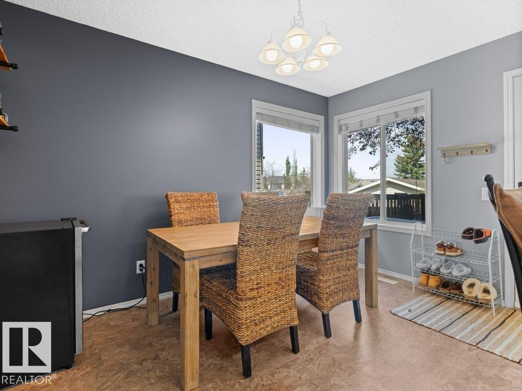 












28 BETHEL DR

,
Sherwood Park,




Alberta
T8H2G7


