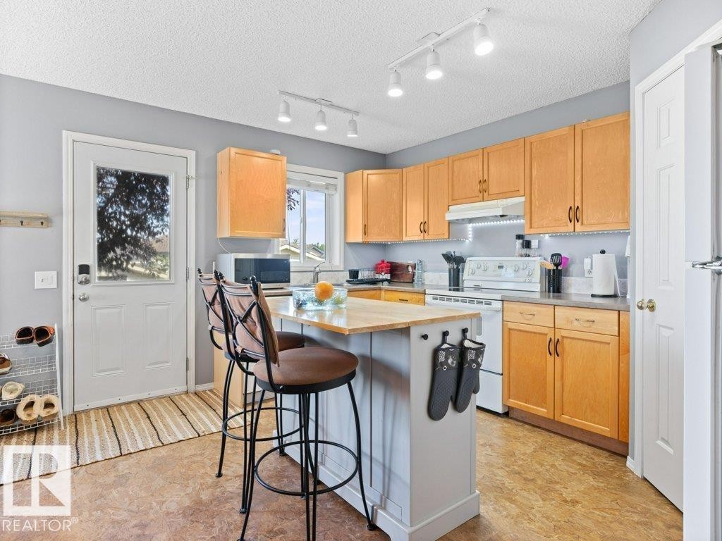 












28 BETHEL DR

,
Sherwood Park,




Alberta
T8H2G7

