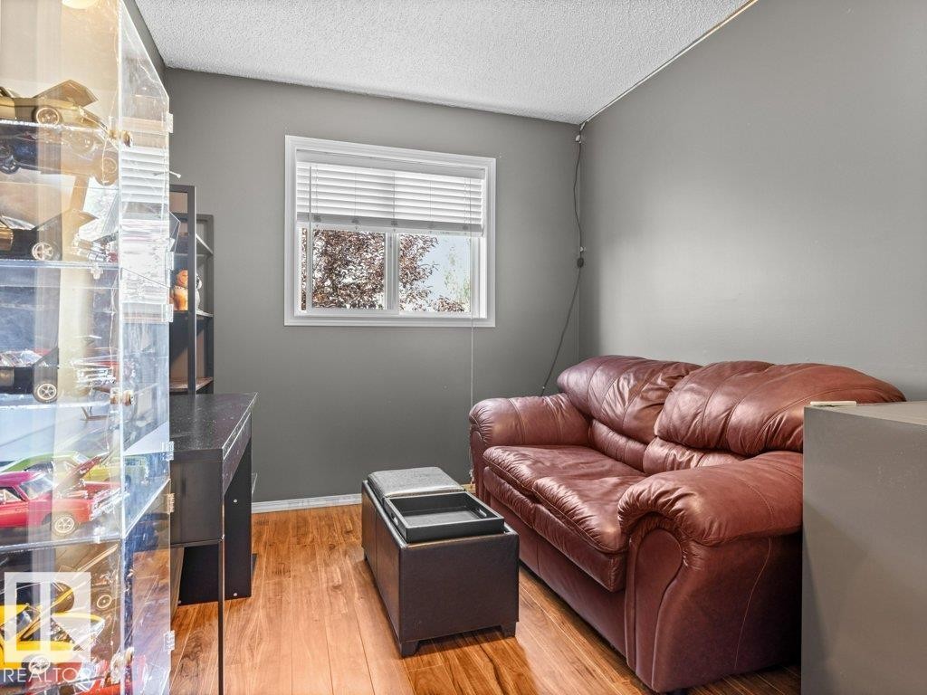 












28 BETHEL DR

,
Sherwood Park,




Alberta
T8H2G7

