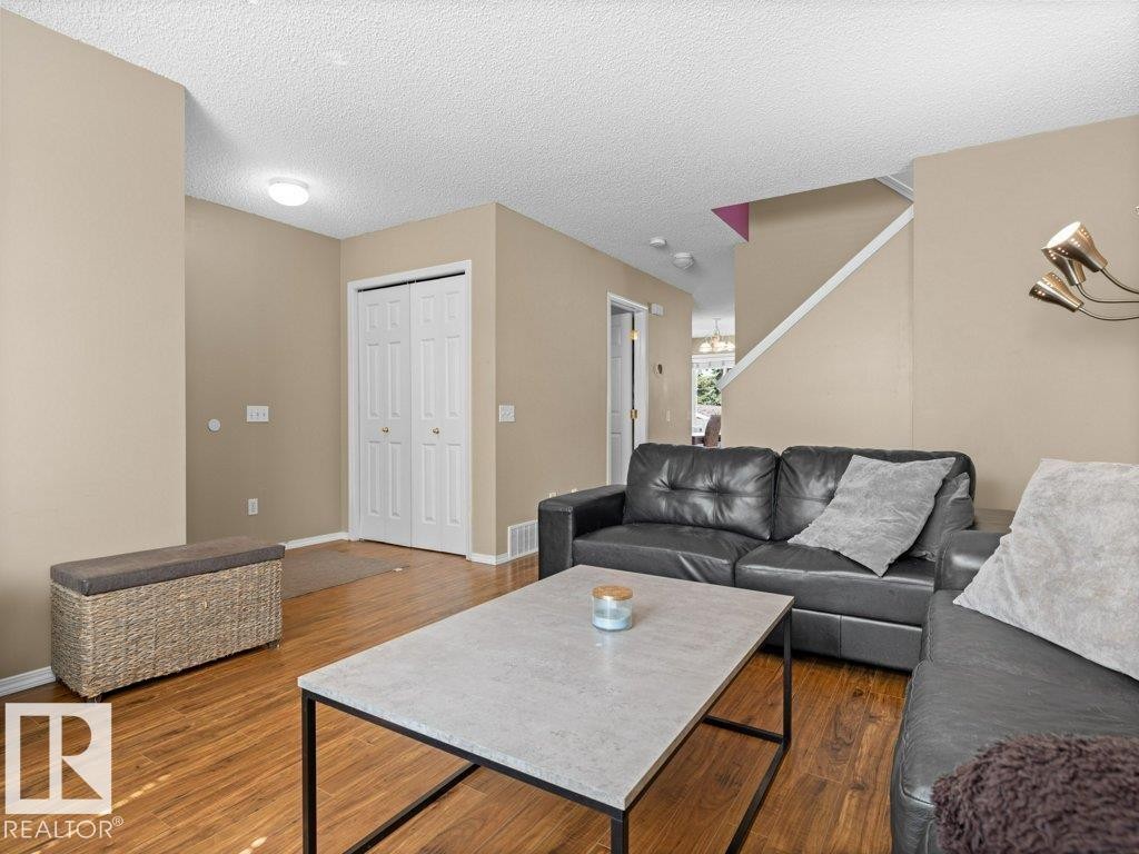 












28 BETHEL DR

,
Sherwood Park,




Alberta
T8H2G7

