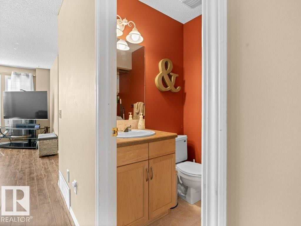 












28 BETHEL DR

,
Sherwood Park,




Alberta
T8H2G7

