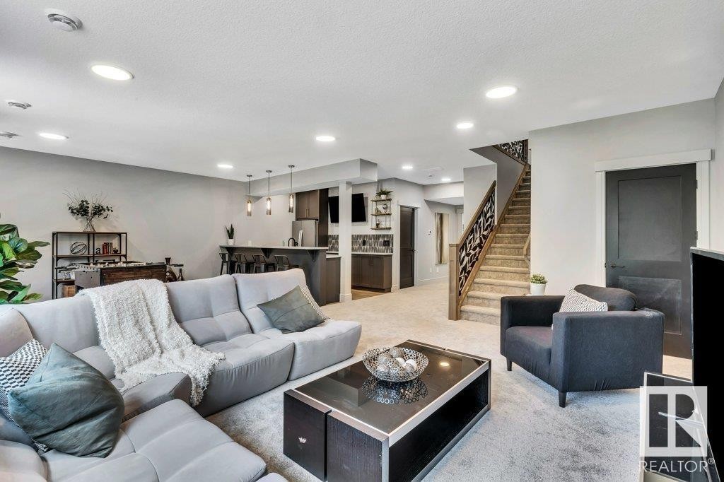 












112 HEMINGWAY CR

,
Spruce Grove,




Alberta
T7X3W3


