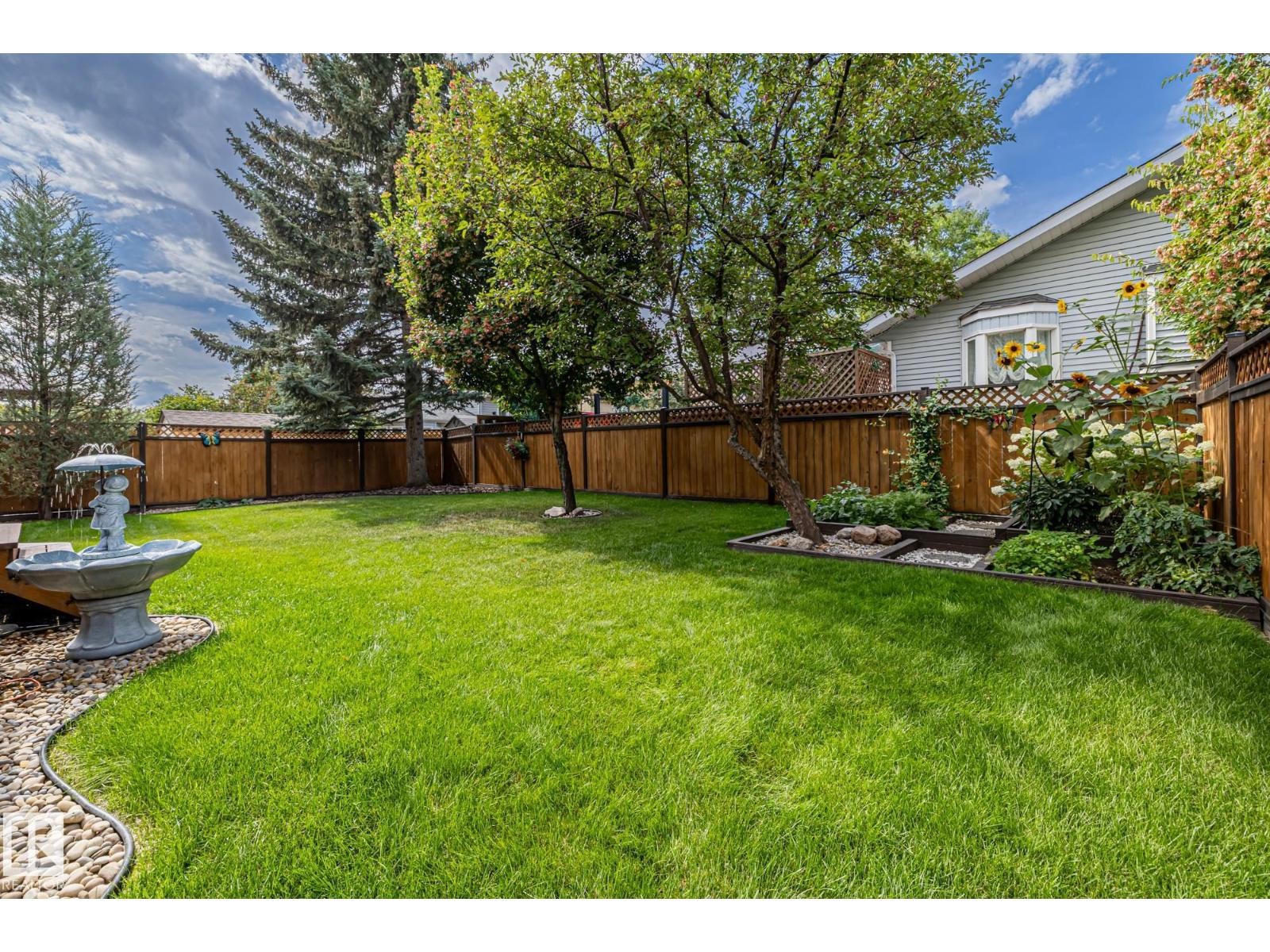 












3 Durand PL

,
St. Albert,




Alberta
T8N4V5

