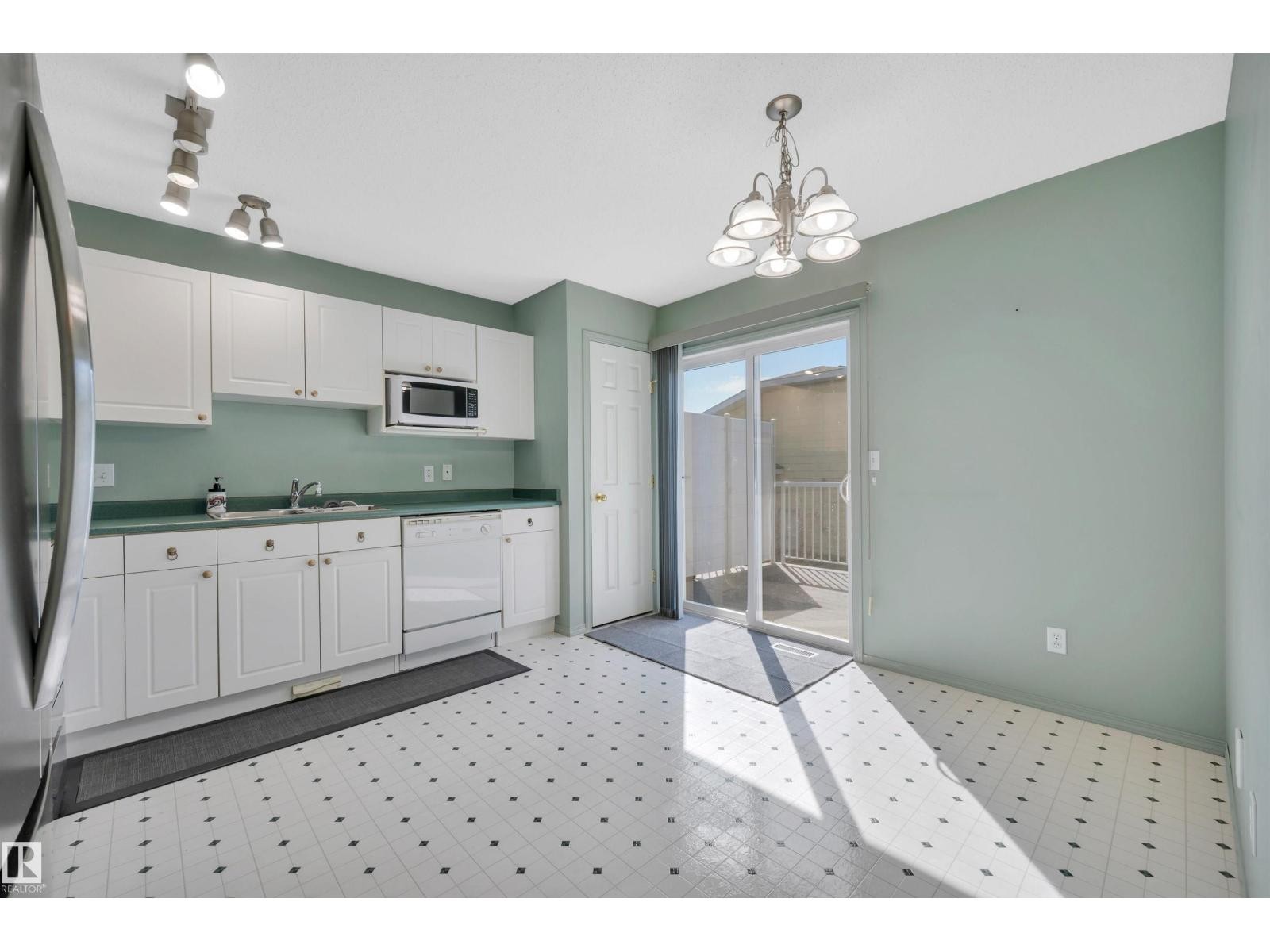 












#3 15128 22 ST NW

,
Edmonton,




Alberta
T5Y2W5

