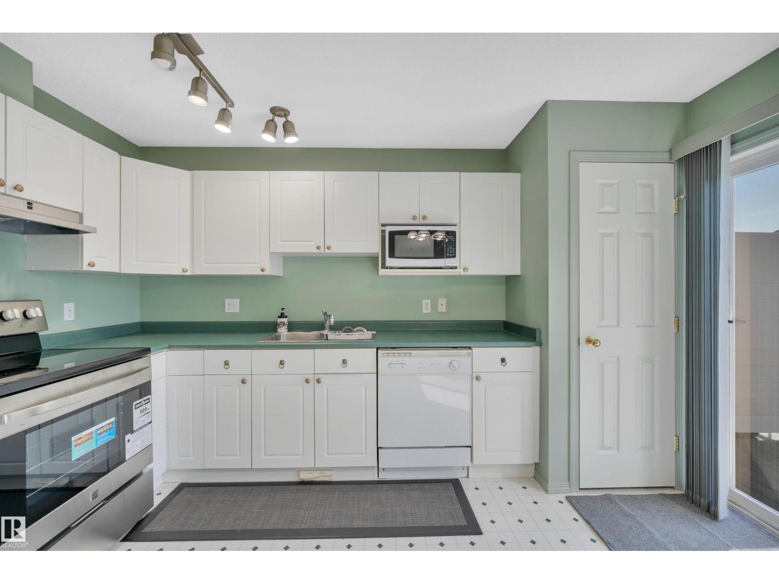 












#3 15128 22 ST NW

,
Edmonton,




Alberta
T5Y2W5

