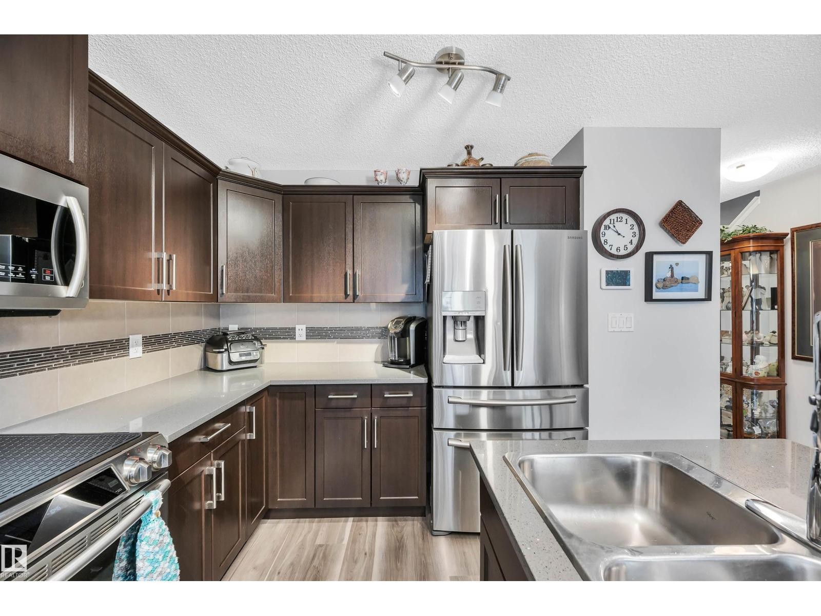 












#46 2004 TRUMPETER WY NW

,
Edmonton,




Alberta
T5S0J9

