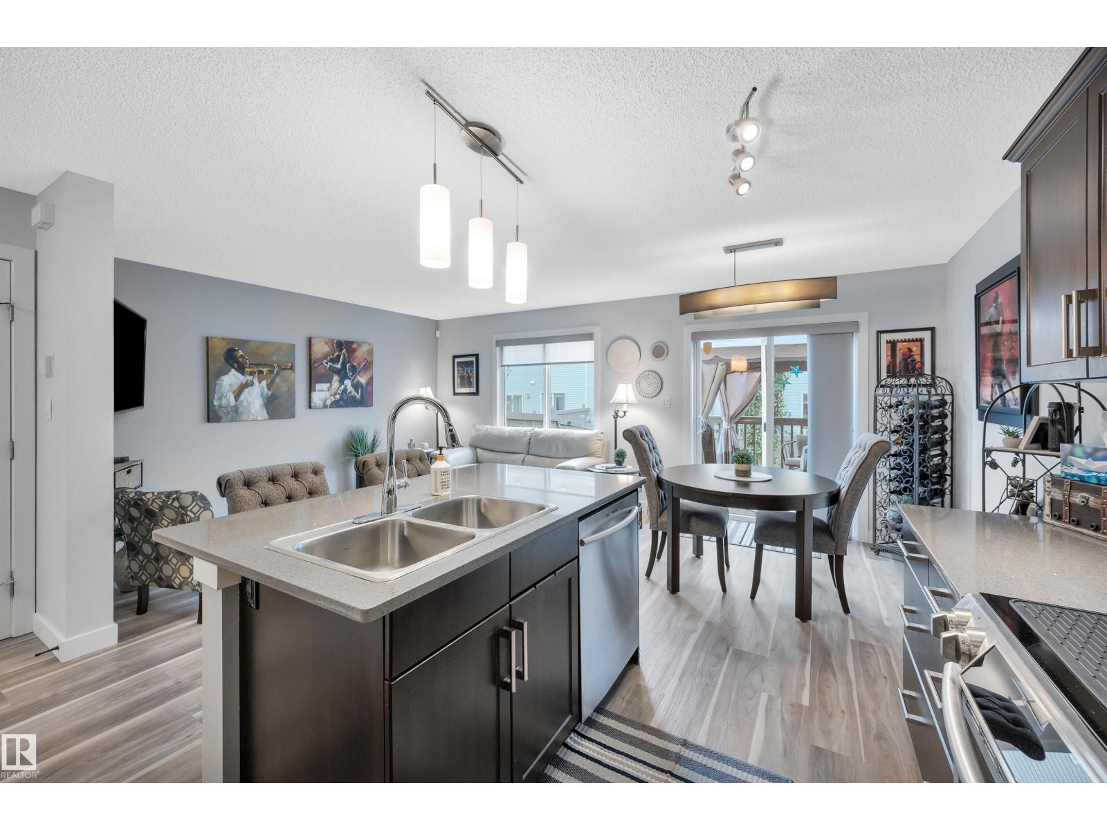 












#46 2004 TRUMPETER WY NW

,
Edmonton,




Alberta
T5S0J9

