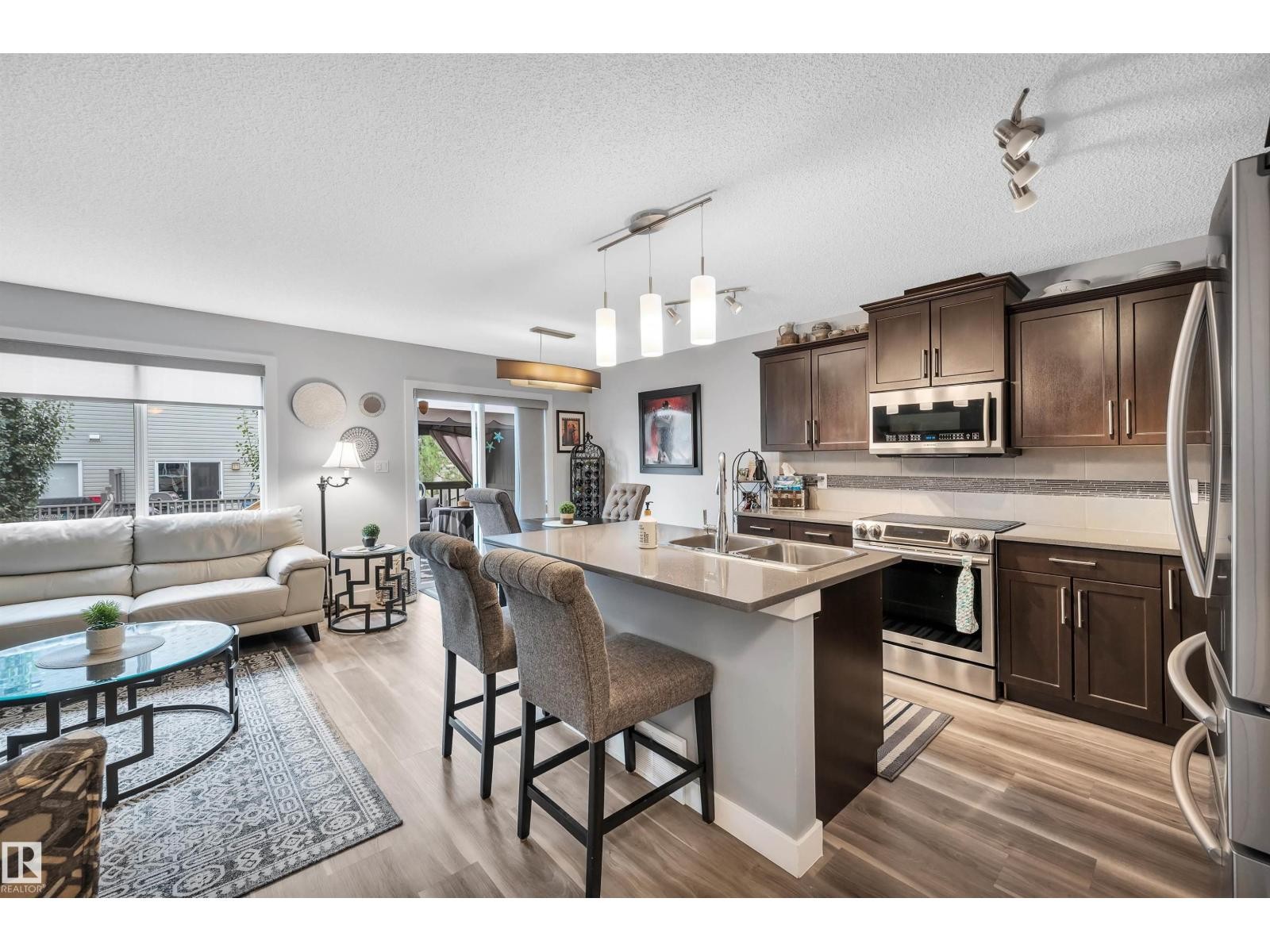 












#46 2004 TRUMPETER WY NW

,
Edmonton,




Alberta
T5S0J9

