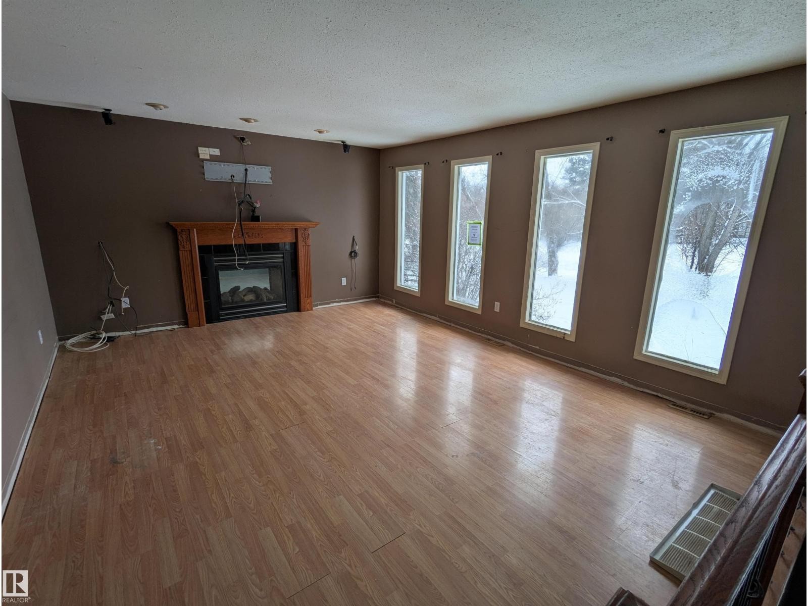 












#2 52414 RGE ROAD 20

,
Rural Parkland County,




Alberta
T0E0H0

