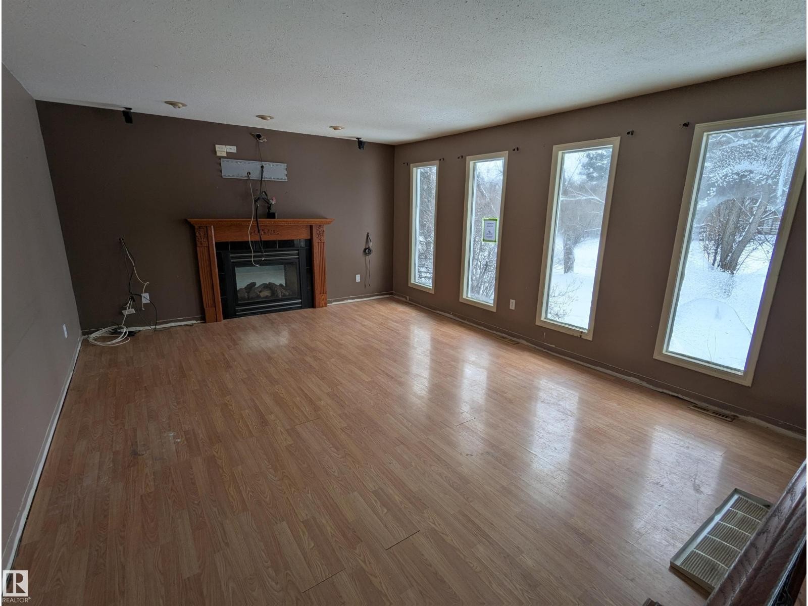 












#2 52414 RGE ROAD 20

,
Rural Parkland County,




Alberta
T0E0H0

