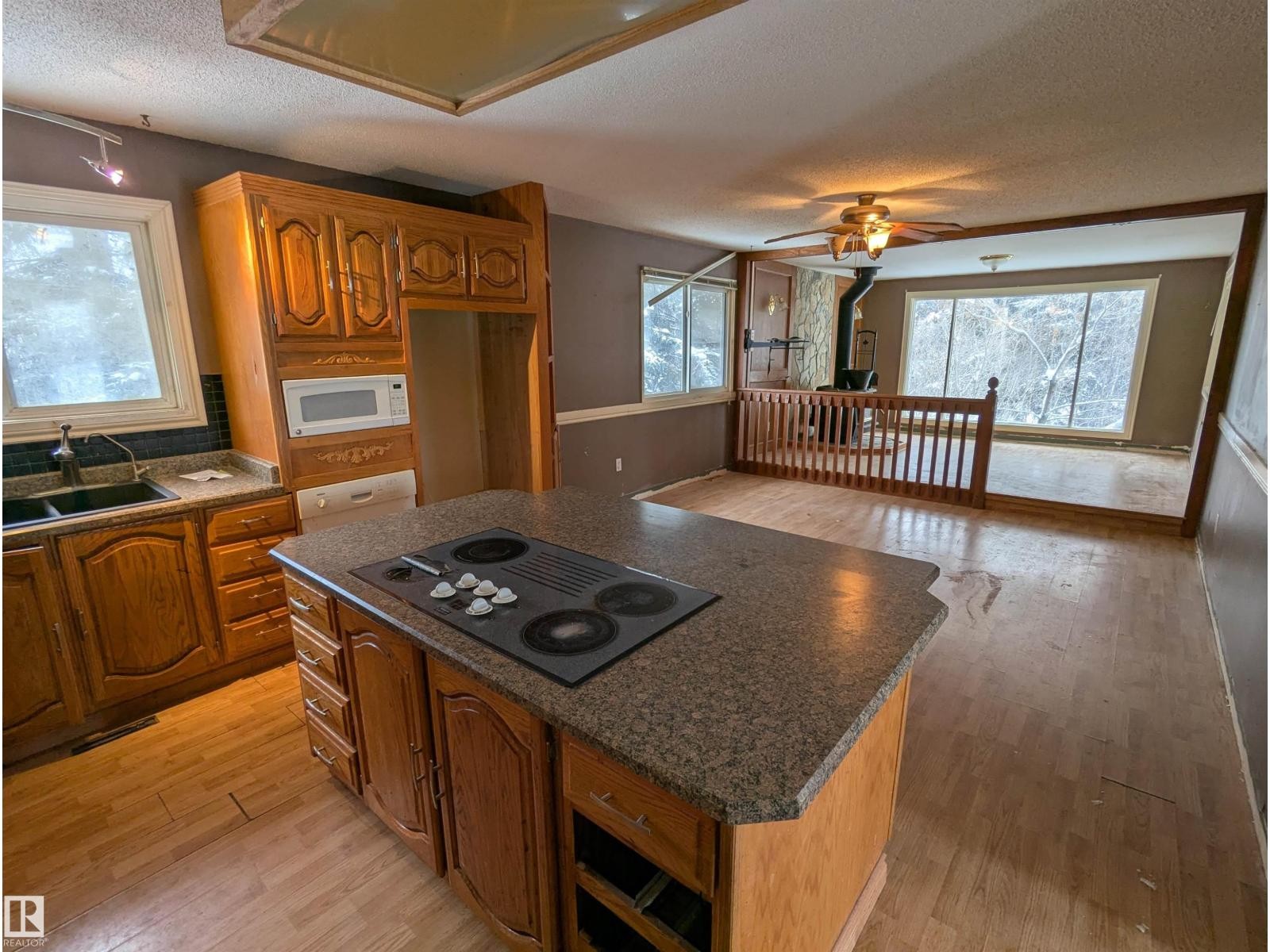 












#2 52414 RGE ROAD 20

,
Rural Parkland County,




Alberta
T0E0H0

