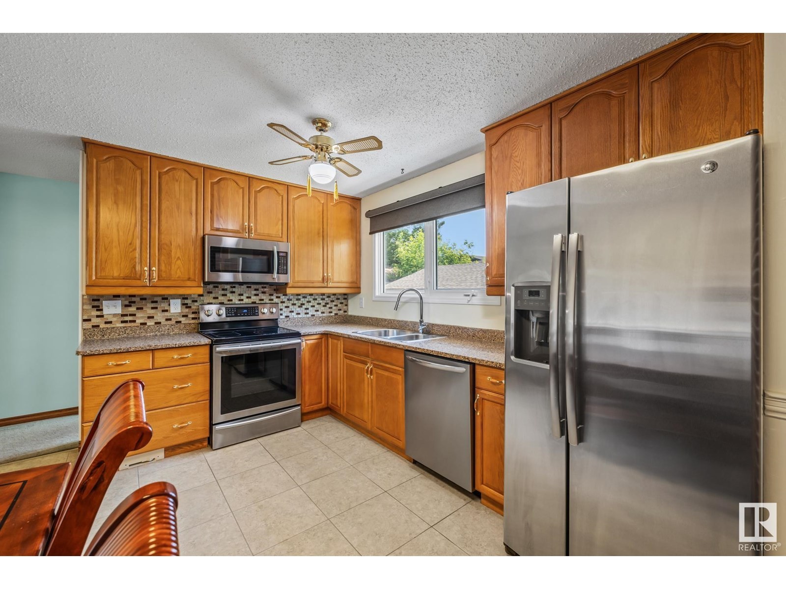 












35 ANDREW CR

,
St. Albert,




Alberta
T8N2V2

