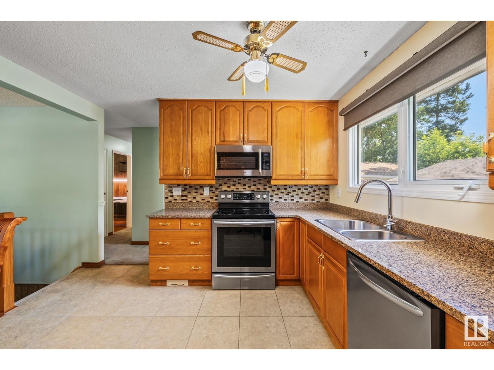 












35 ANDREW CR

,
St. Albert,




Alberta
T8N2V2

