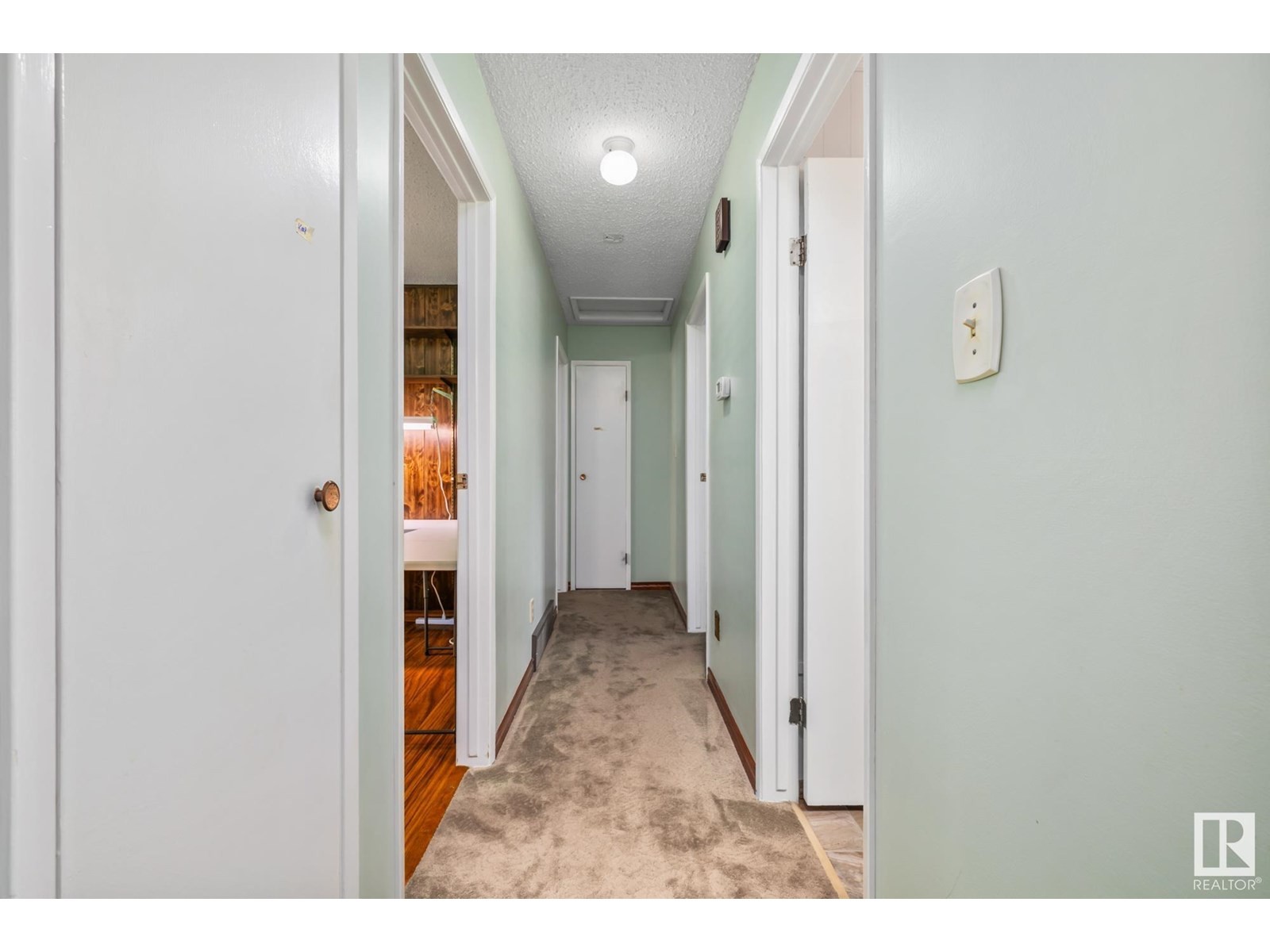 












35 ANDREW CR

,
St. Albert,




Alberta
T8N2V2

