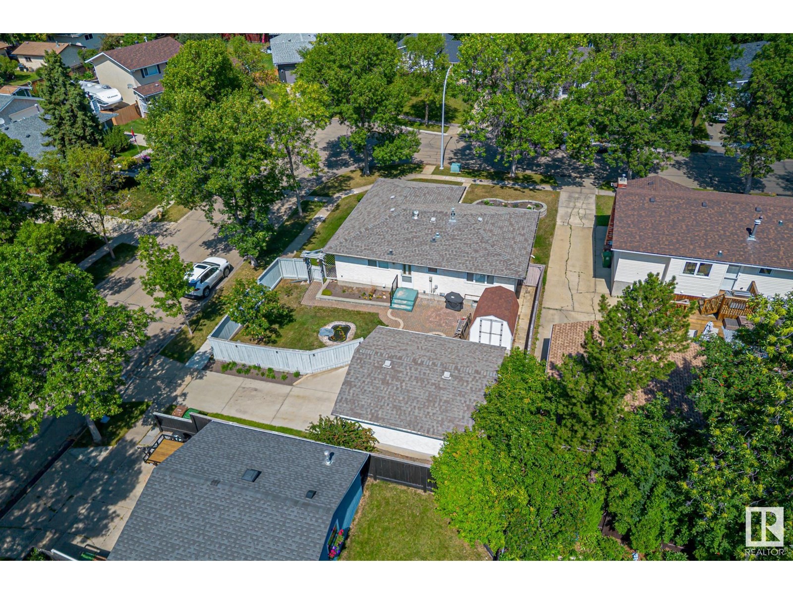












35 ANDREW CR

,
St. Albert,




Alberta
T8N2V2

