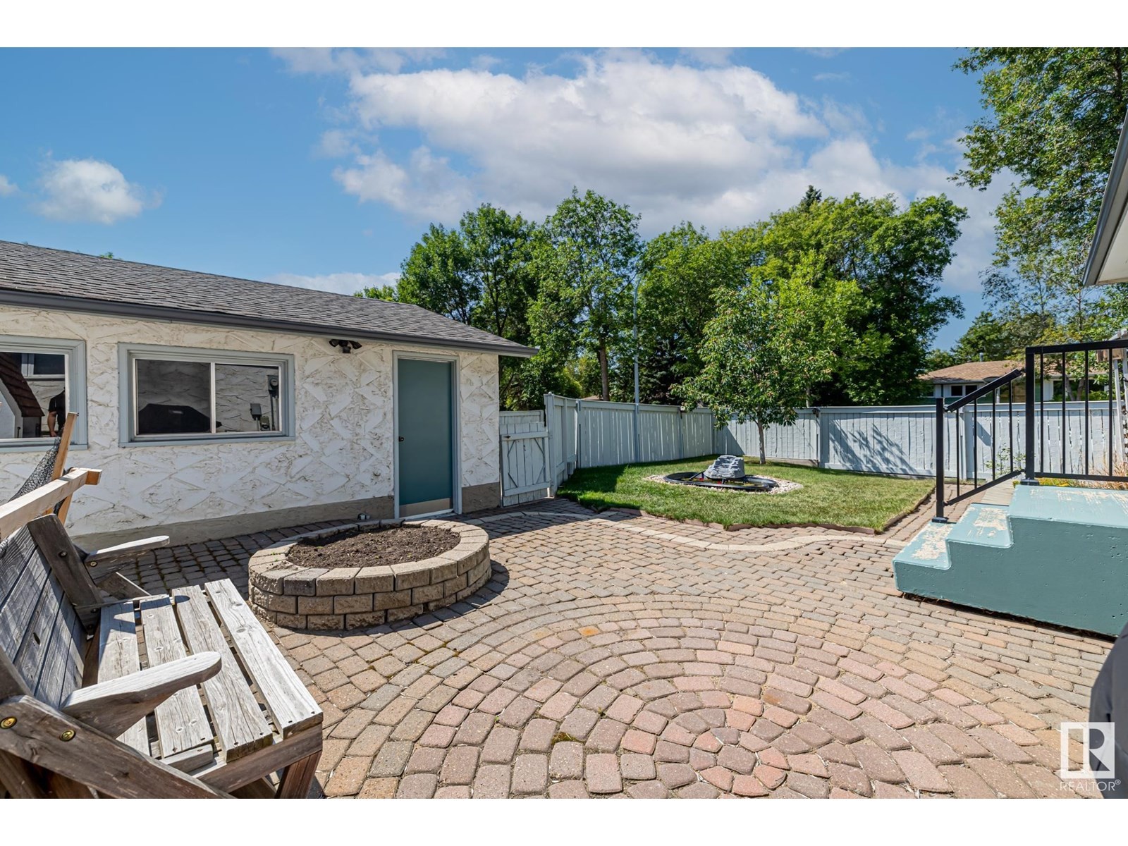 












35 ANDREW CR

,
St. Albert,




Alberta
T8N2V2


