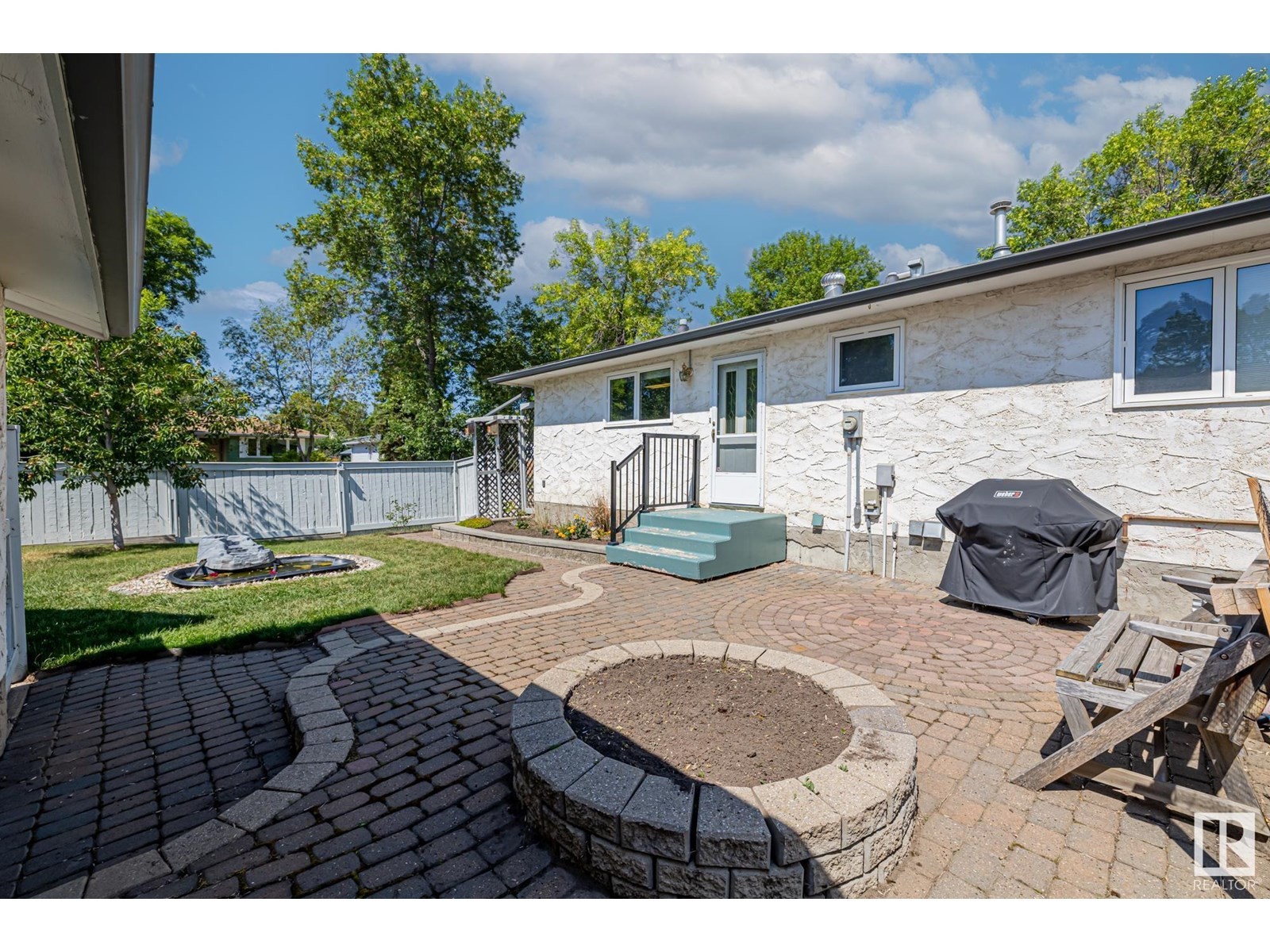 












35 ANDREW CR

,
St. Albert,




Alberta
T8N2V2

