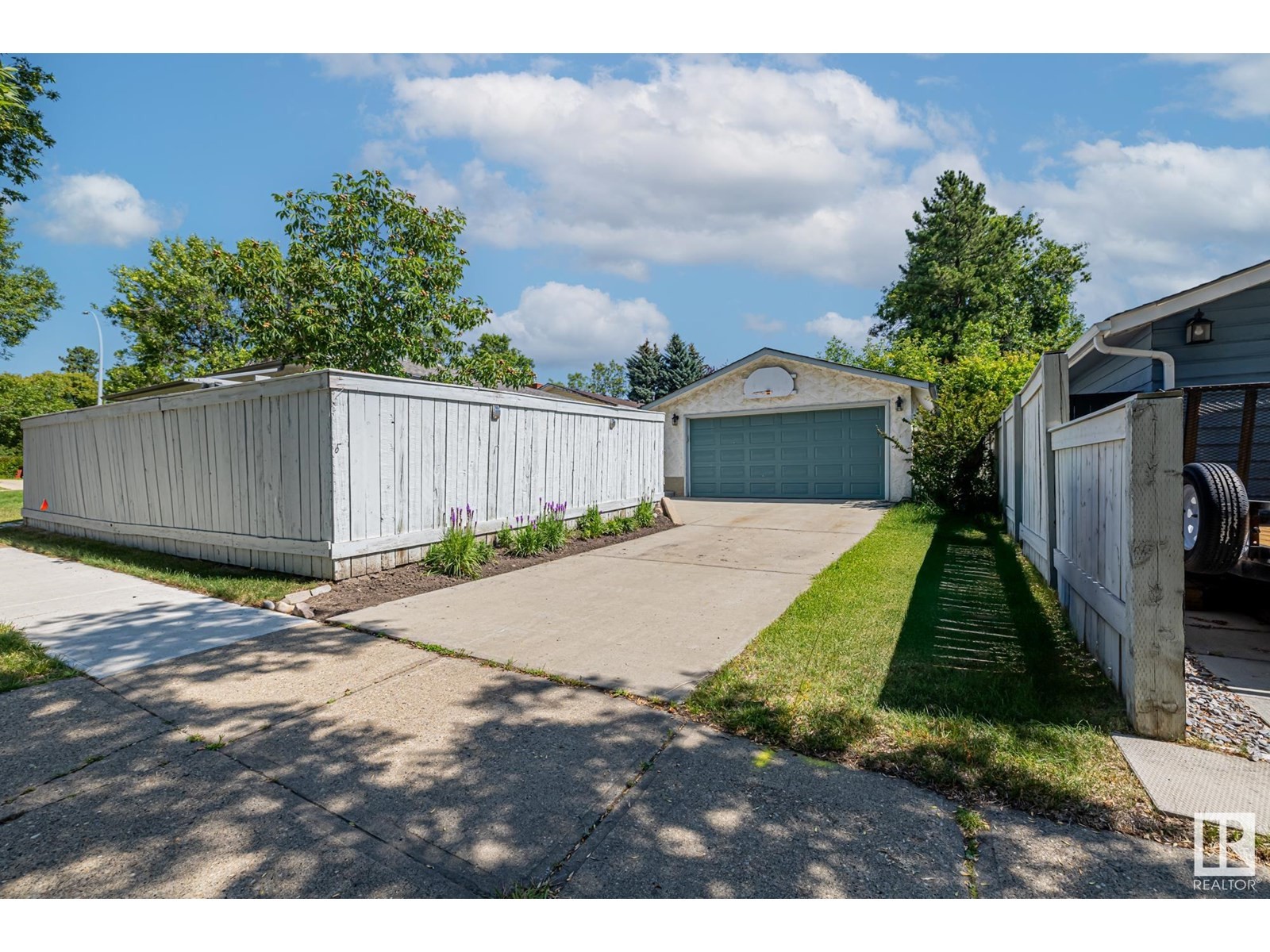 












35 ANDREW CR

,
St. Albert,




Alberta
T8N2V2

