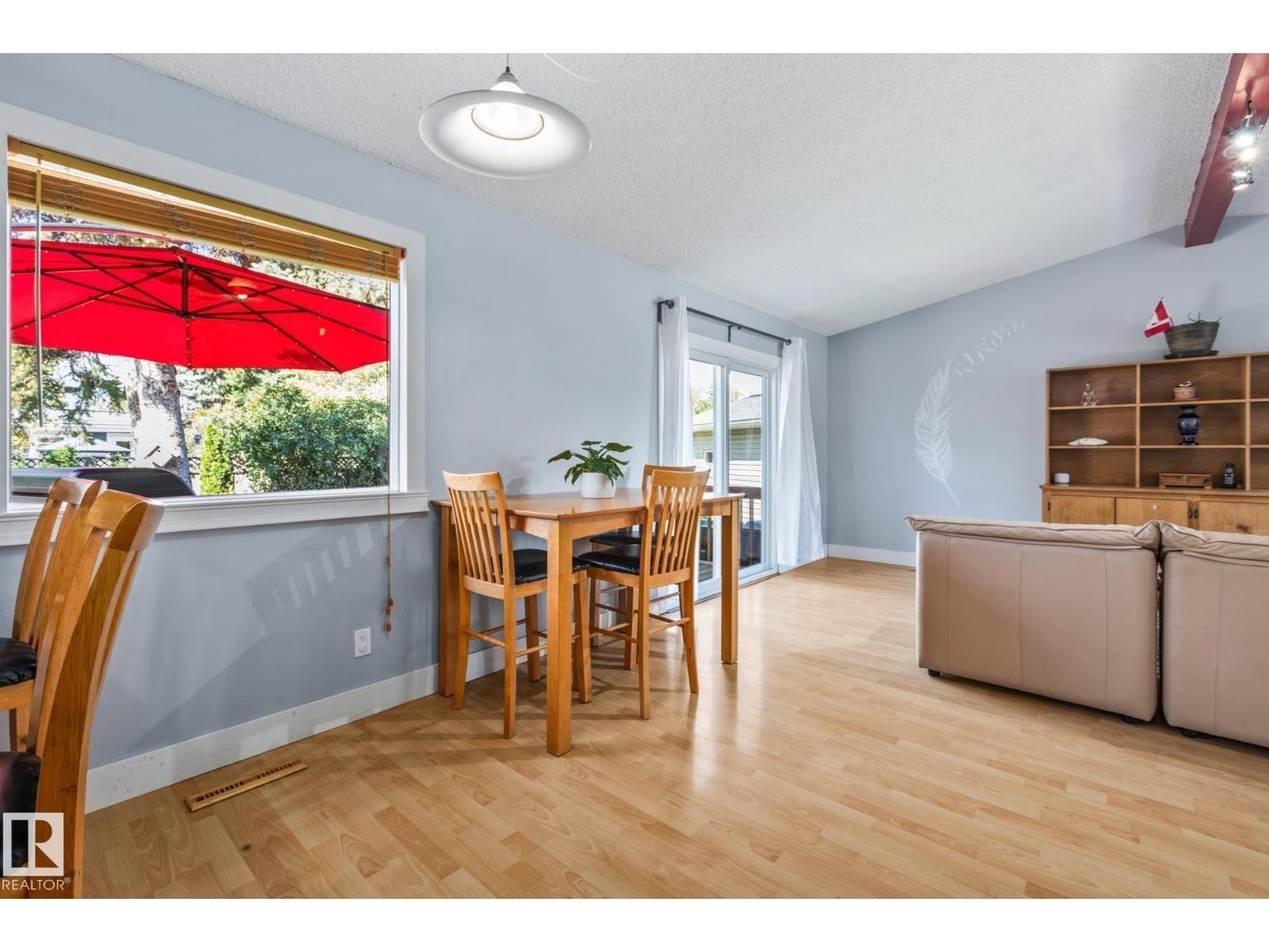 












13 GRANTHAM PL

,
St. Albert,




Alberta
T8N0W8

