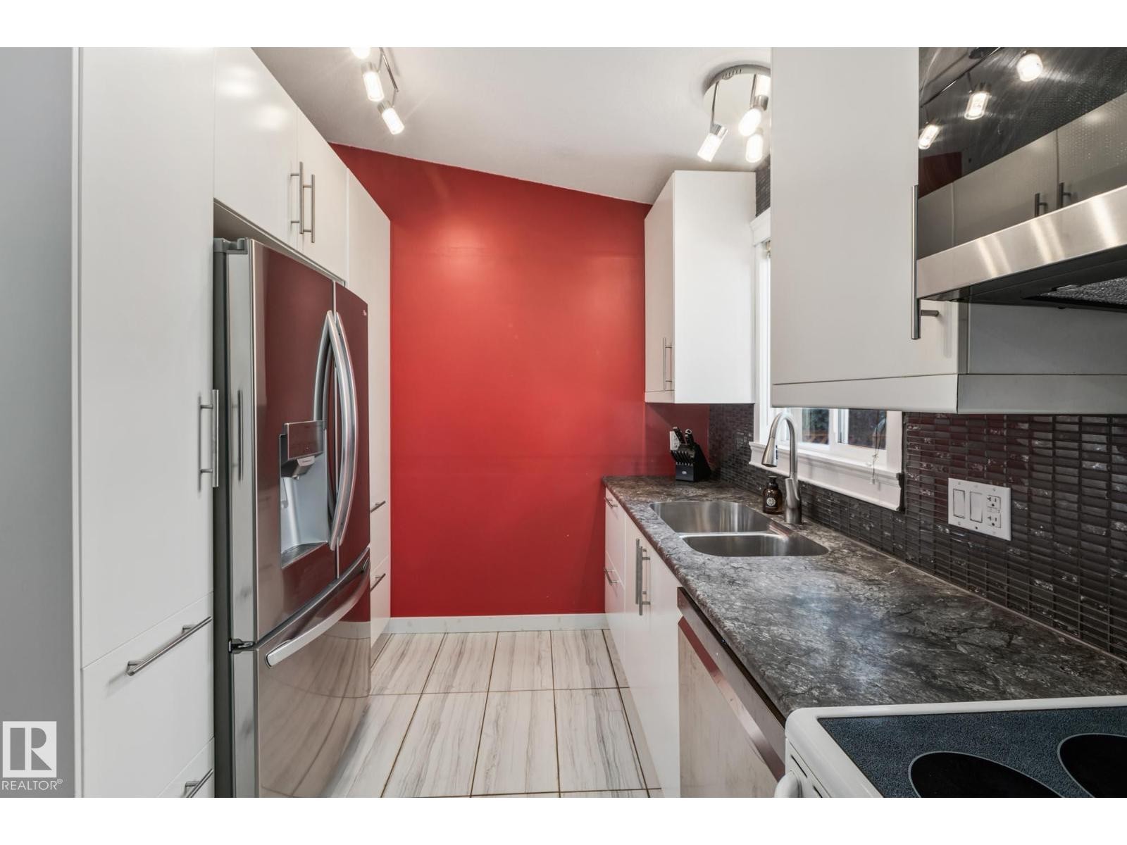 












13 GRANTHAM PL

,
St. Albert,




Alberta
T8N0W8

