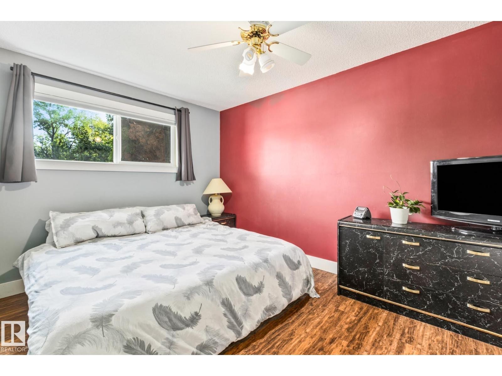 












13 GRANTHAM PL

,
St. Albert,




Alberta
T8N0W8


