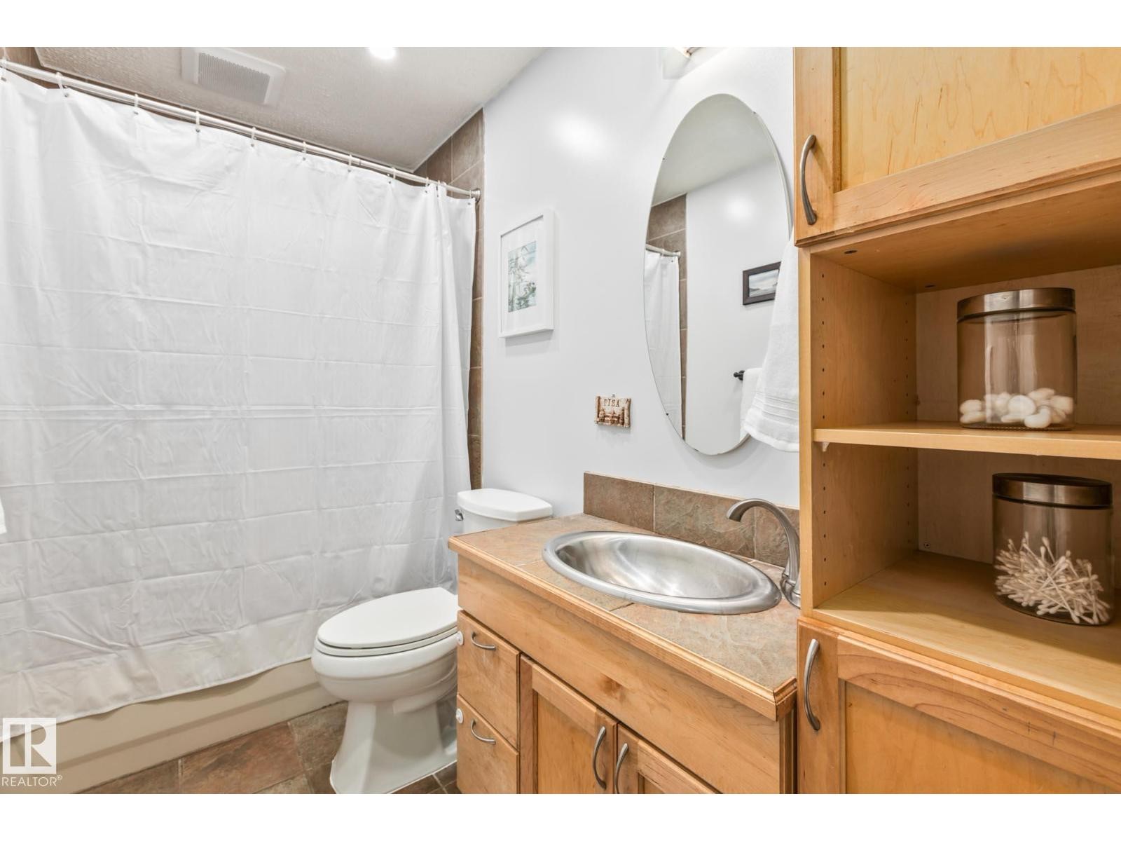 












13 GRANTHAM PL

,
St. Albert,




Alberta
T8N0W8

