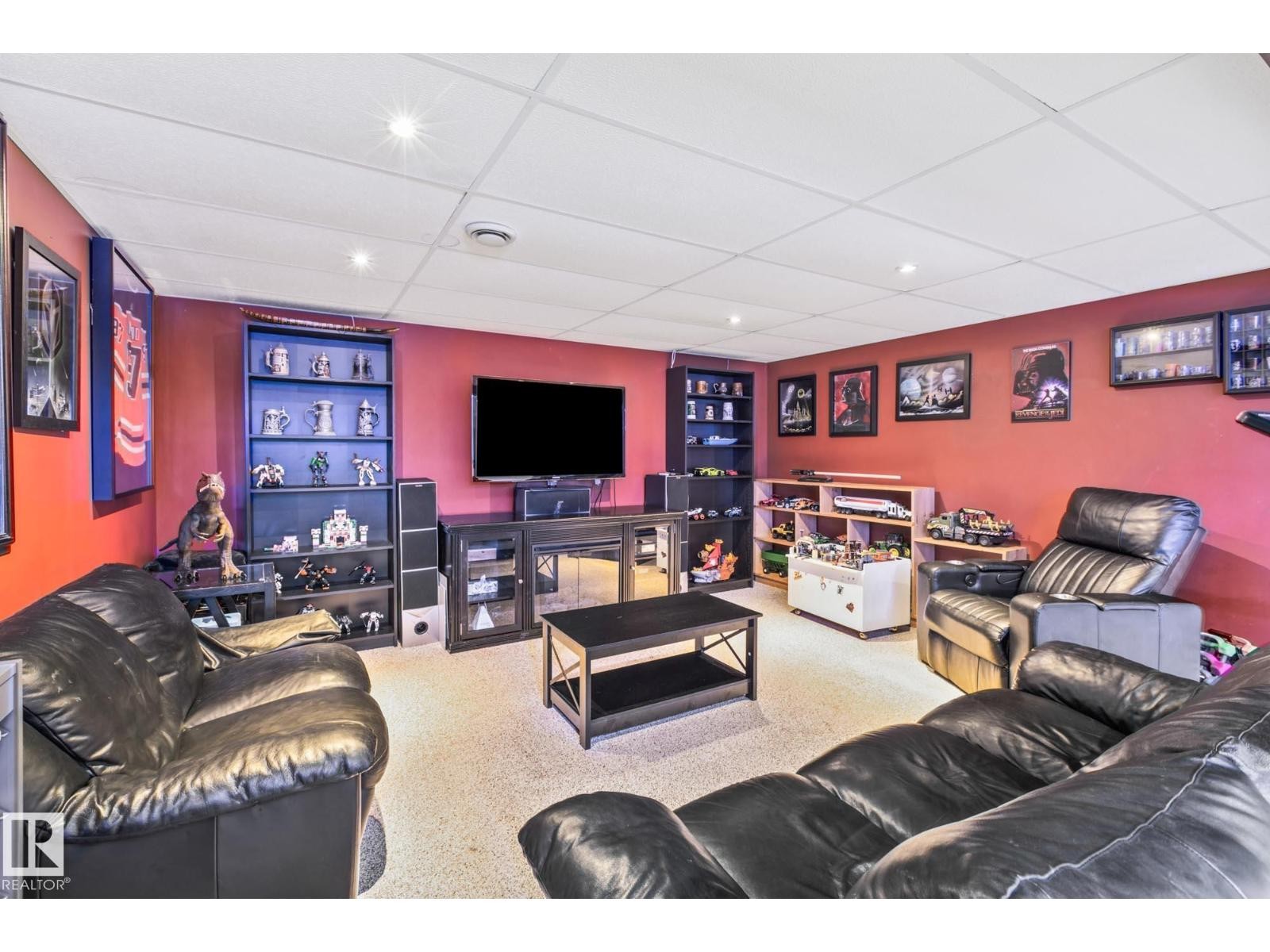 












13 GRANTHAM PL

,
St. Albert,




Alberta
T8N0W8

