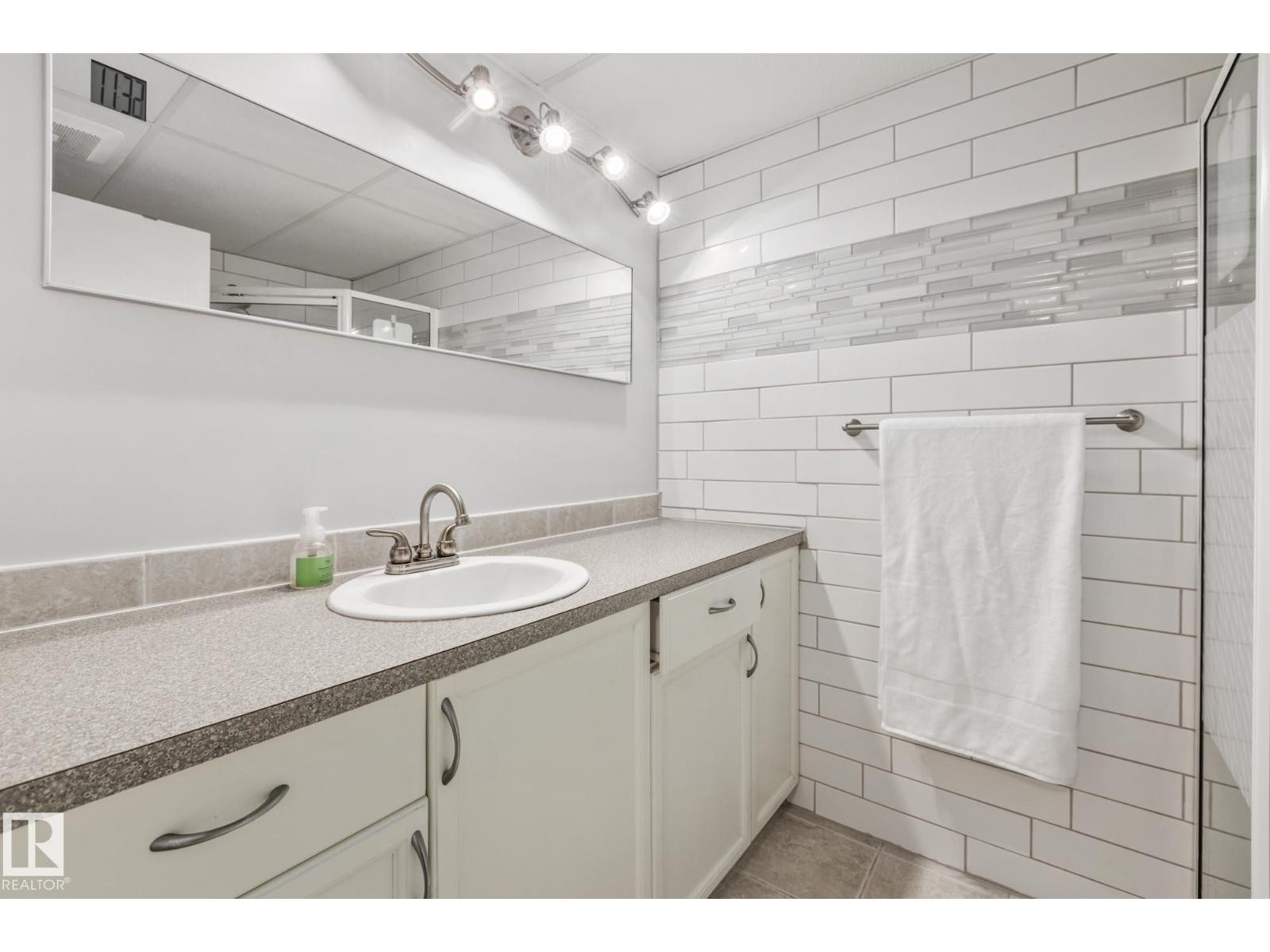 












13 GRANTHAM PL

,
St. Albert,




Alberta
T8N0W8

