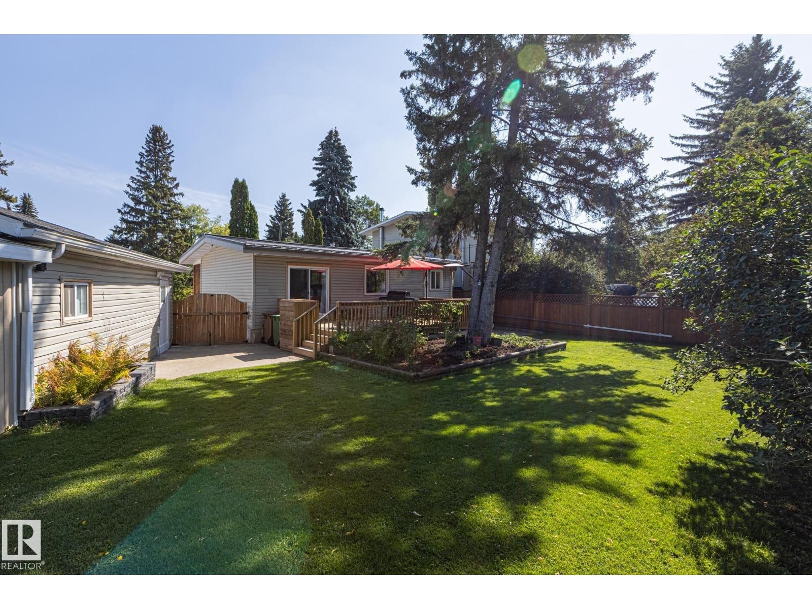 












13 GRANTHAM PL

,
St. Albert,




Alberta
T8N0W8

