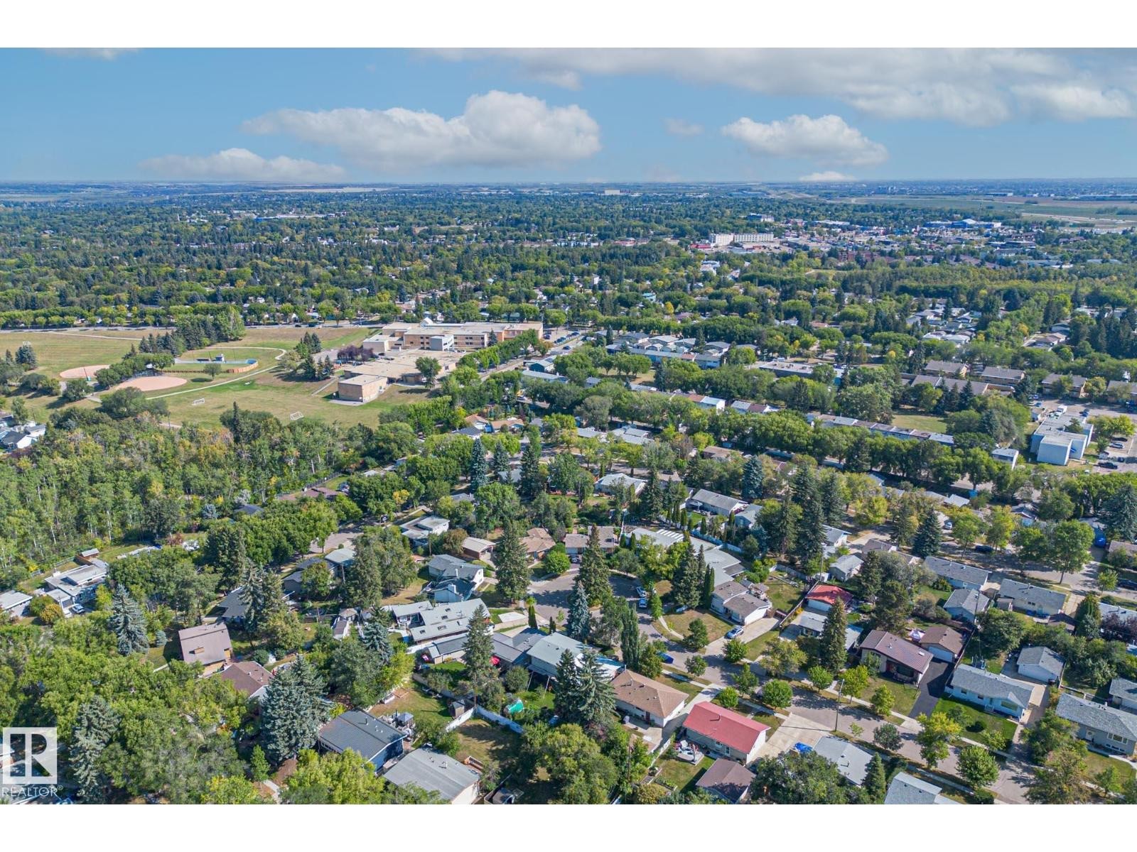 












13 GRANTHAM PL

,
St. Albert,




Alberta
T8N0W8

