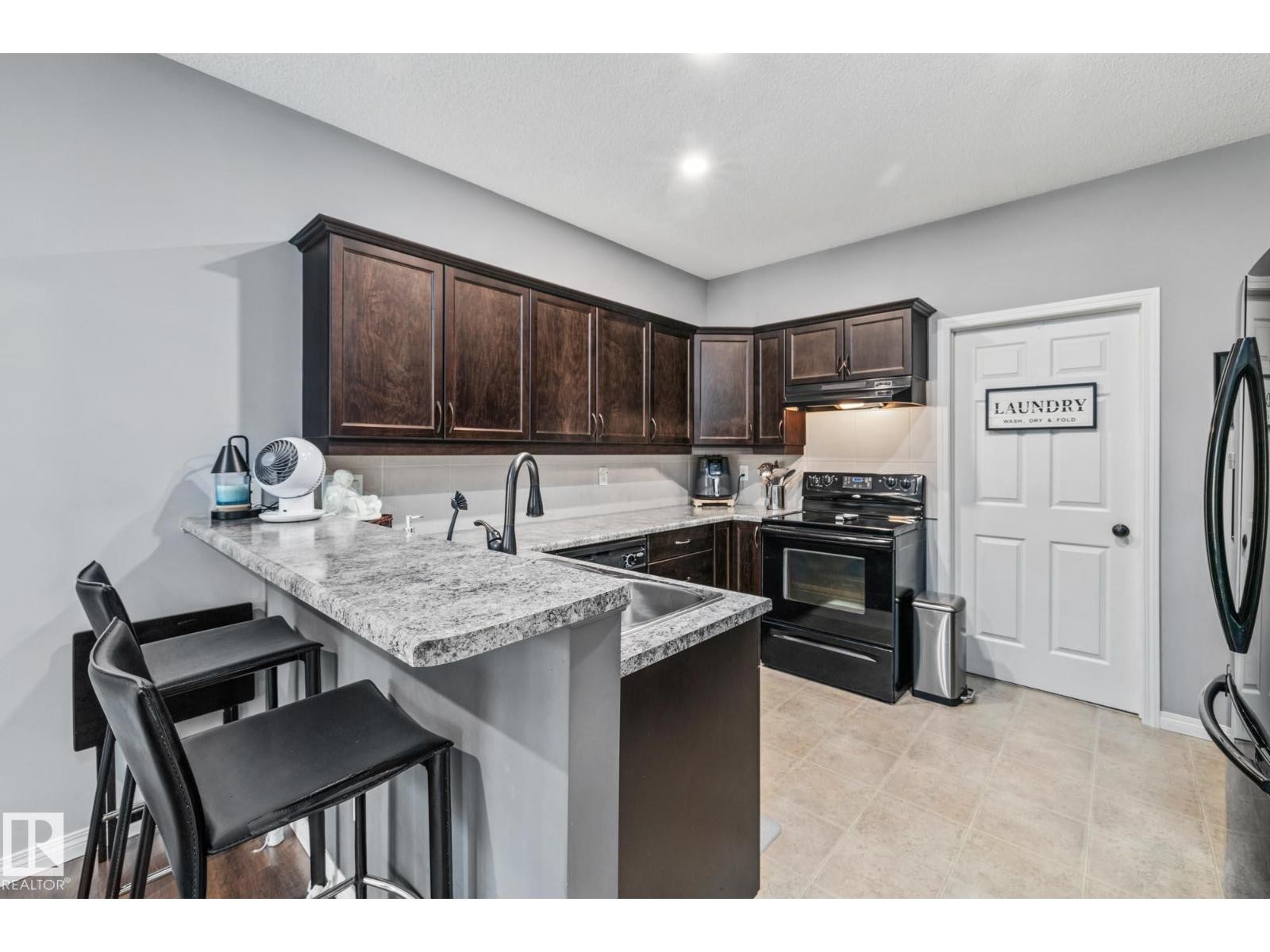 












#34 30 OAK VISTA DR

,
St. Albert,




Alberta
T8N3T1

