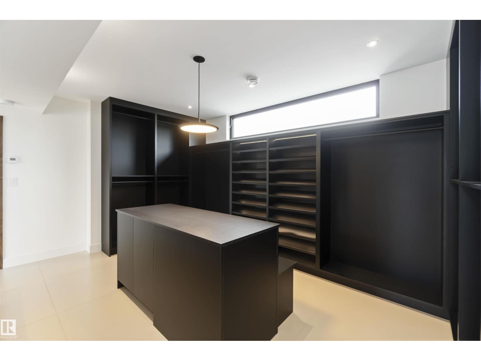 












8915 STRATHEARN DR NW

,
Edmonton,




Alberta
T6C4C8

