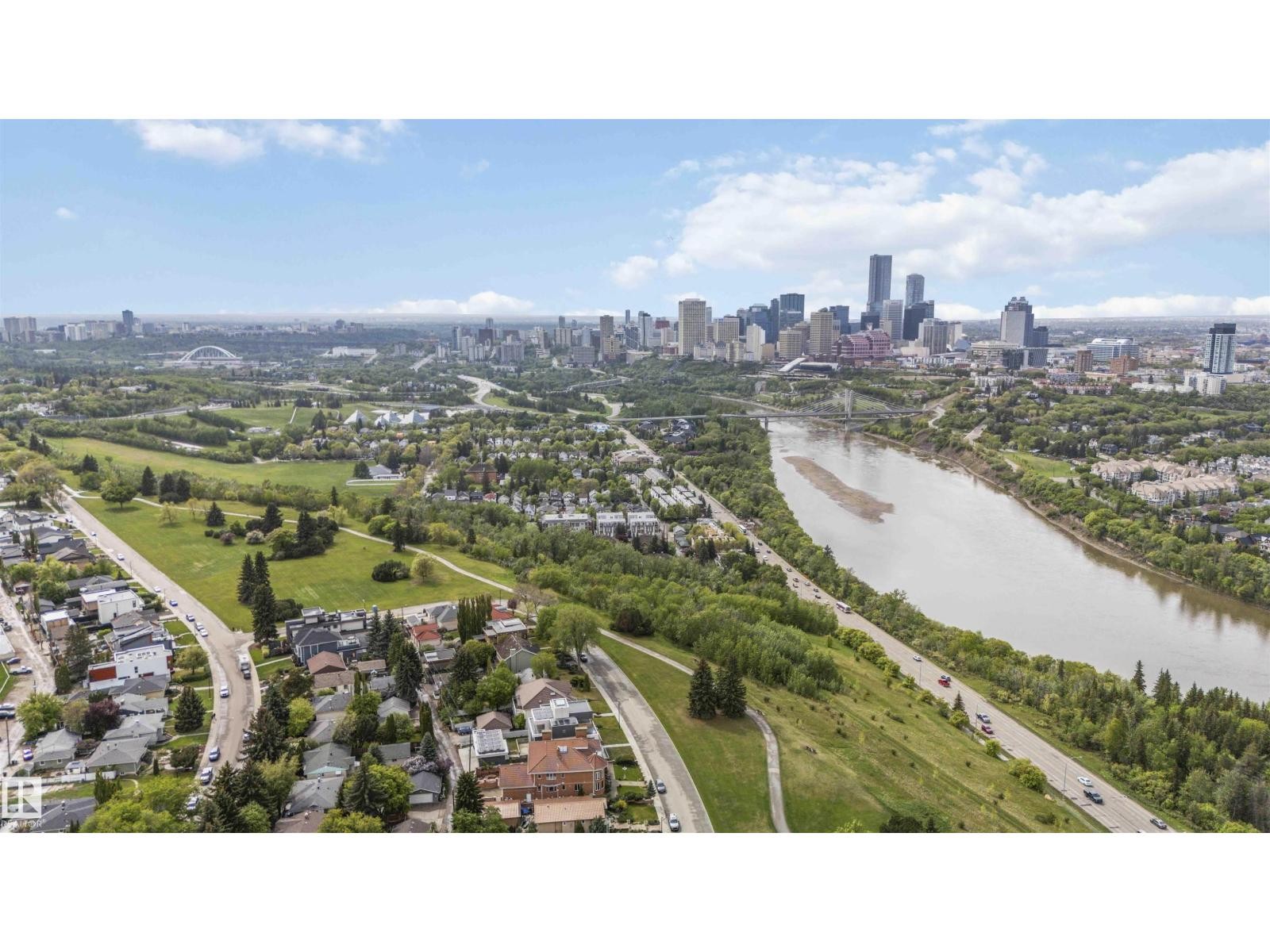 












8915 STRATHEARN DR NW

,
Edmonton,




Alberta
T6C4C8

