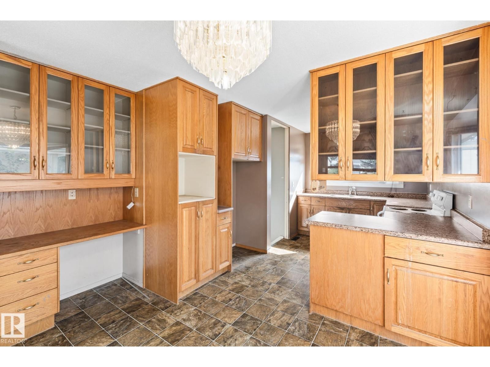 












9911 170 AV NW

,
Edmonton,




Alberta
T5X3G3


