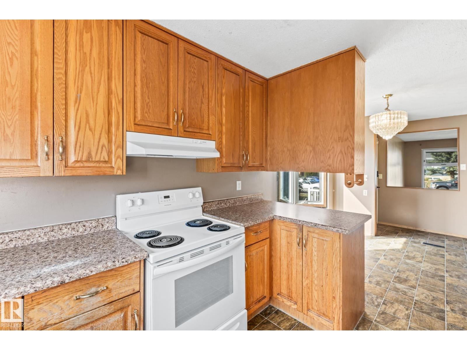 












9911 170 AV NW

,
Edmonton,




Alberta
T5X3G3

