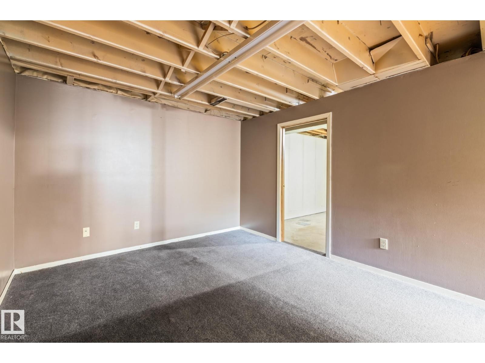 












9911 170 AV NW

,
Edmonton,




Alberta
T5X3G3


