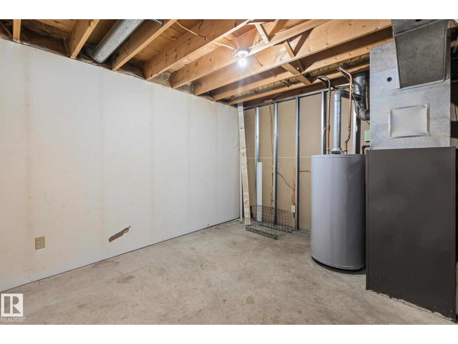 












9911 170 AV NW

,
Edmonton,




Alberta
T5X3G3

