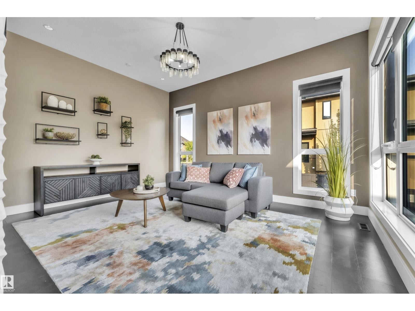 












4727 WOOLSEY CM NW

,
Edmonton,




Alberta
T6W2B9

