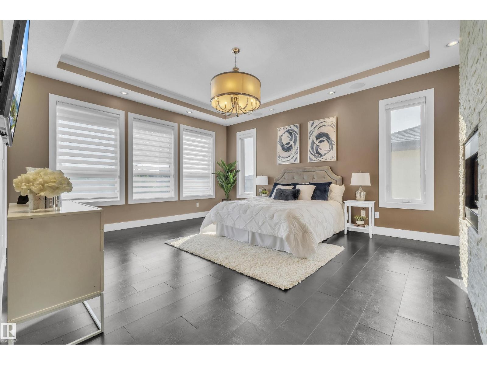 












4727 WOOLSEY CM NW

,
Edmonton,




Alberta
T6W2B9

