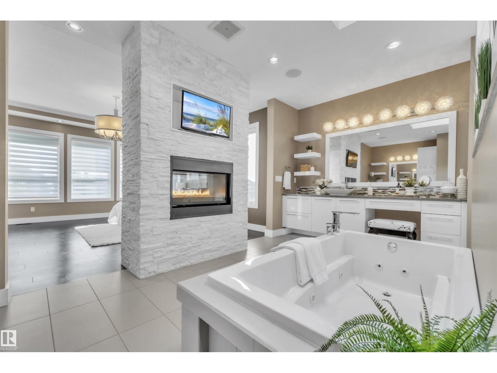 












4727 WOOLSEY CM NW

,
Edmonton,




Alberta
T6W2B9

