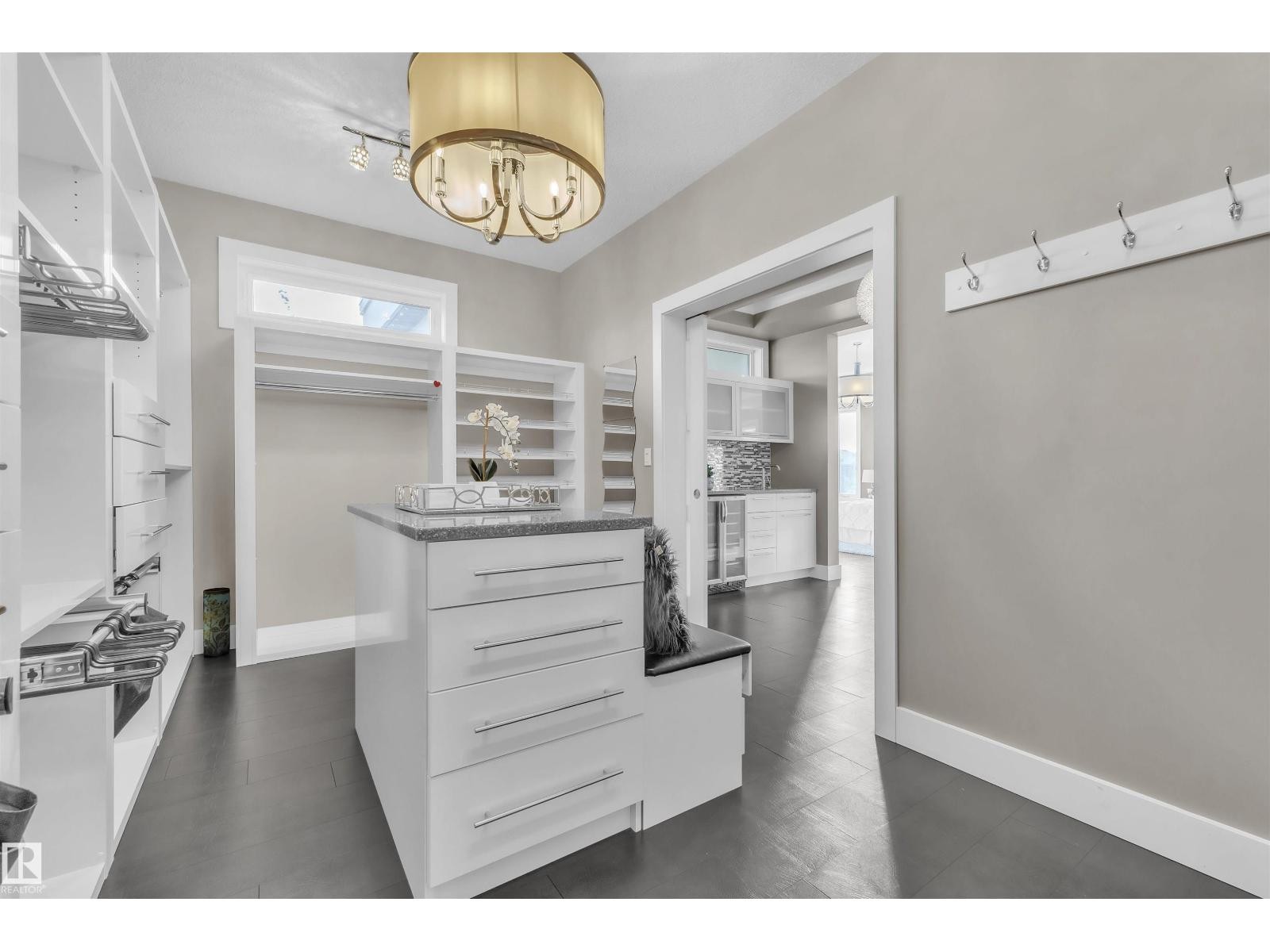 












4727 WOOLSEY CM NW

,
Edmonton,




Alberta
T6W2B9

