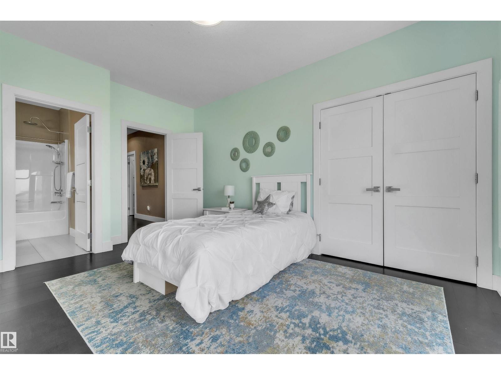 












4727 WOOLSEY CM NW

,
Edmonton,




Alberta
T6W2B9

