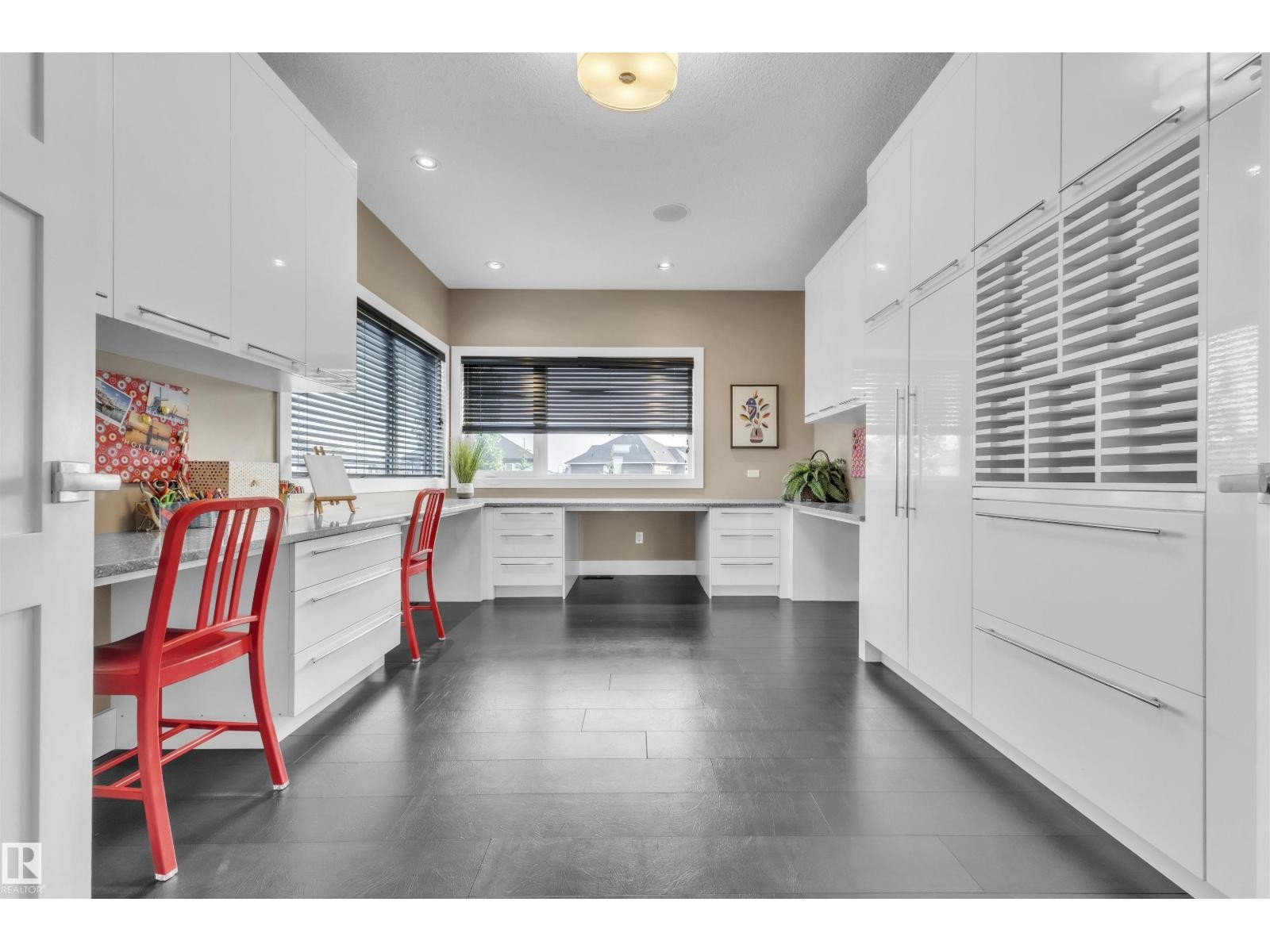 












4727 WOOLSEY CM NW

,
Edmonton,




Alberta
T6W2B9

