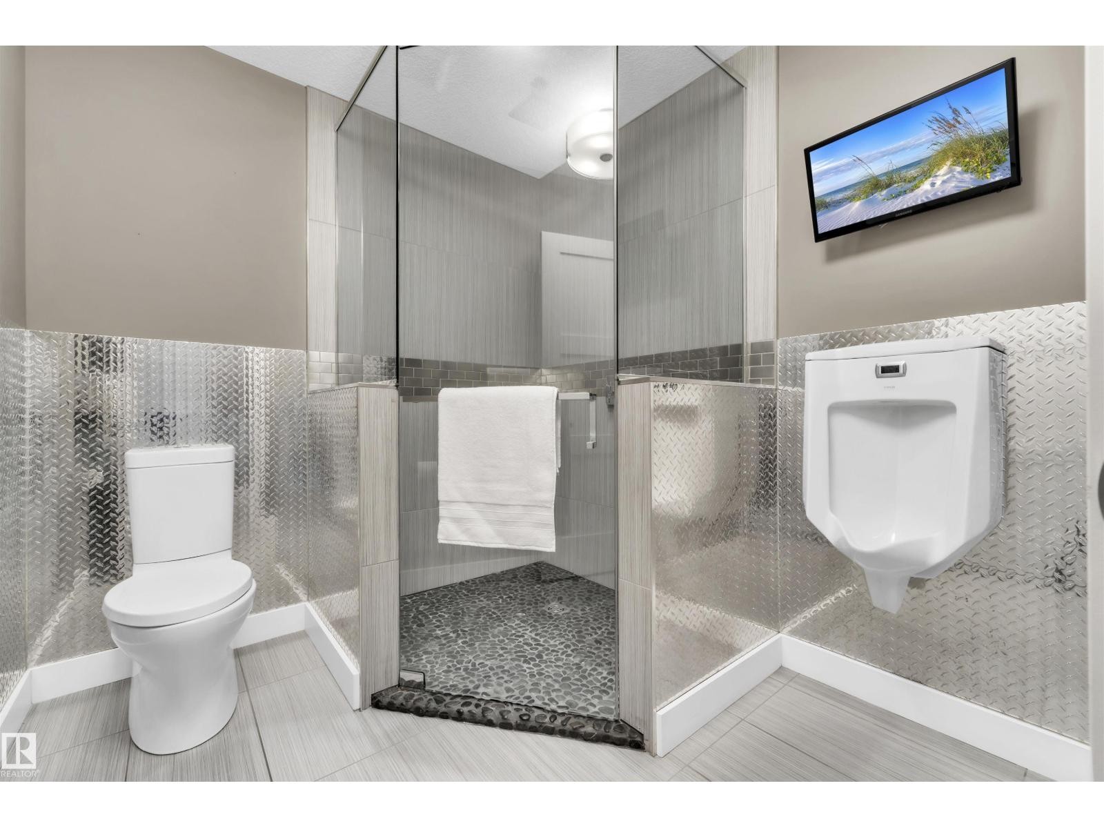 












4727 WOOLSEY CM NW

,
Edmonton,




Alberta
T6W2B9

