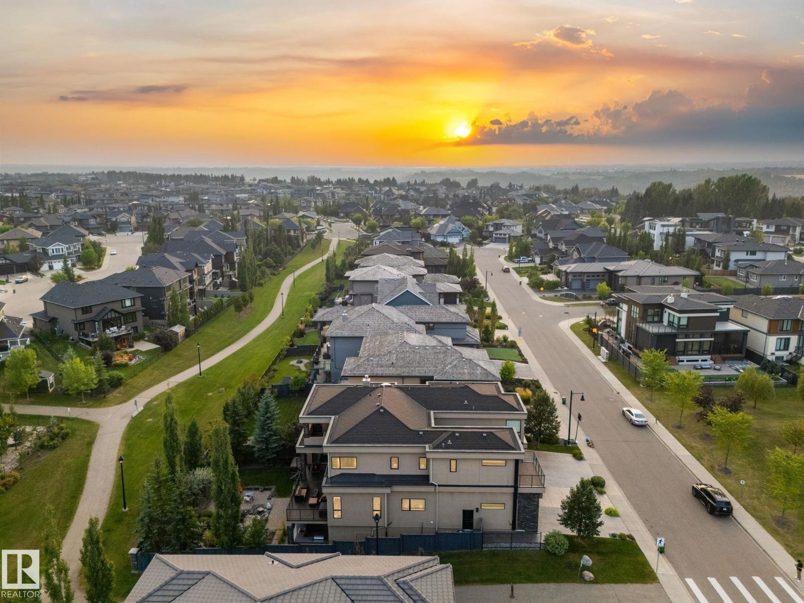 












4727 WOOLSEY CM NW

,
Edmonton,




Alberta
T6W2B9

