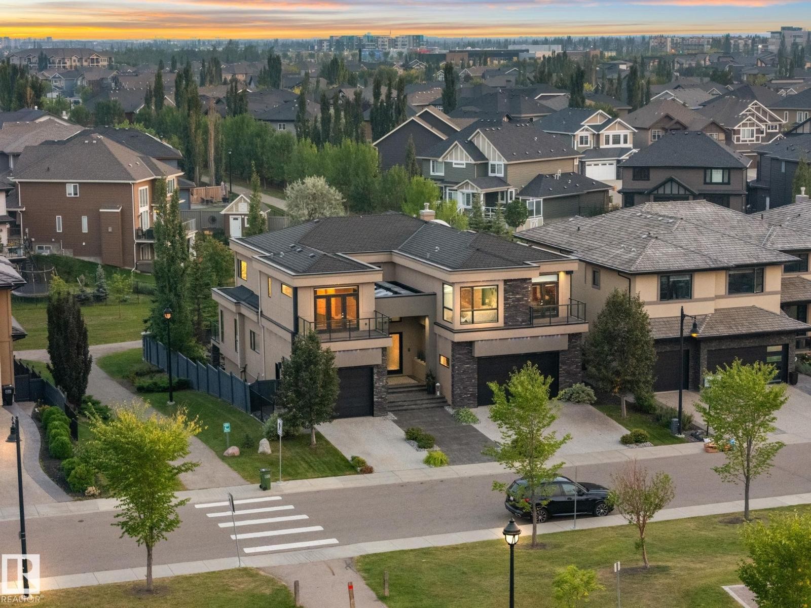 












4727 WOOLSEY CM NW

,
Edmonton,




Alberta
T6W2B9

